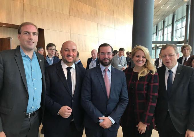 Photo de groupe lors de la conférence « NewSpace Europe »