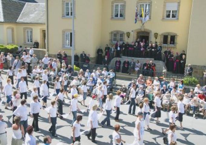 Traditionnelle procession dansante d'Echternach
