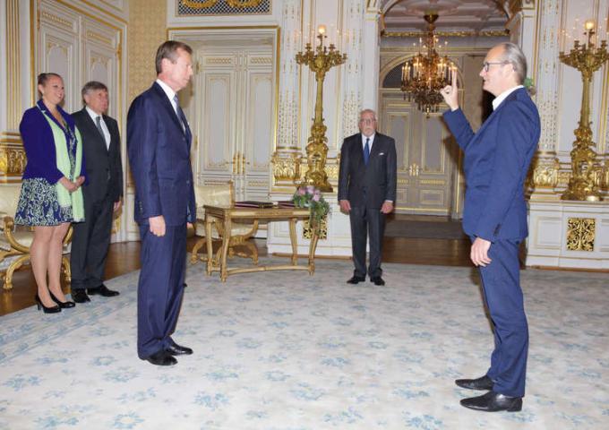 Le Grand-Duc lors de l'assermentation de M.Turmes au Palais grand-ducal