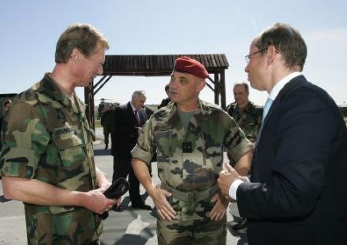 Visite auprès du contingent luxembourgeois au Kosovo