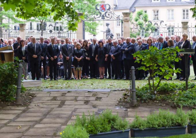 Cérémonie officielle à la mémoire de M. Camille Gira