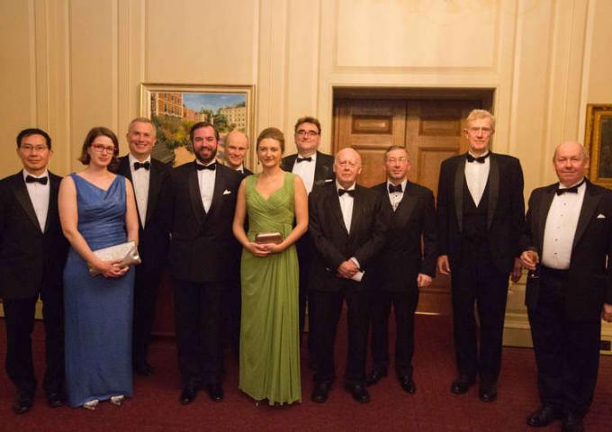 Photo de groupe lors du 75e anniversaire de l’association « The Luxembourg Society »