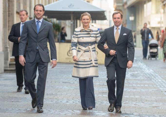 Le Couple héritier et le Prince Félix arrivent au "Ratskeller"