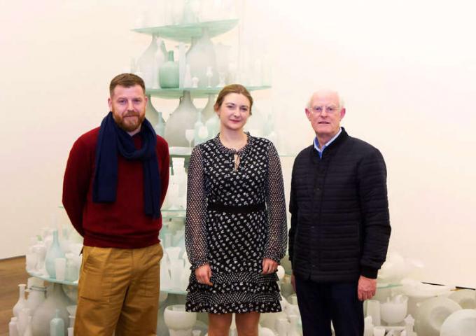 La Princesse héritière a assisté au pré-vernissage de l'artiste anglais Darren Almond et le sculpteur britannique Tony Cragg