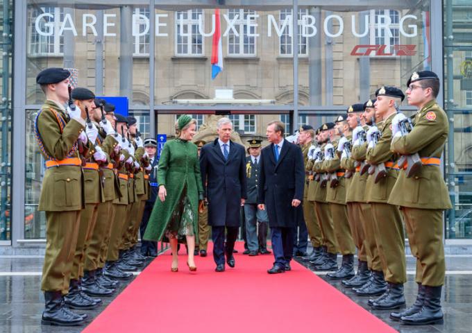 Arrivée de LL.MM. le Roi et la Reine des Belges à la Gare de Luxembourg
