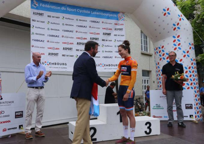 Le Prince héritier lors de la remise de médaille