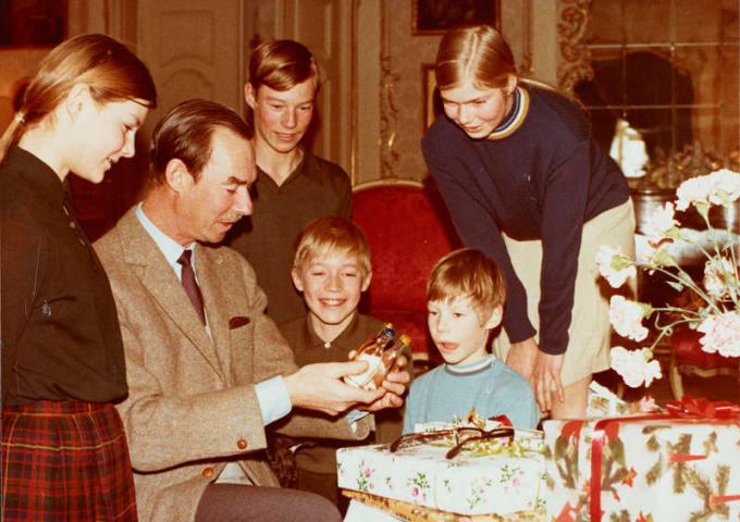 Le Grand-Duc Jean entouré de ses enfants