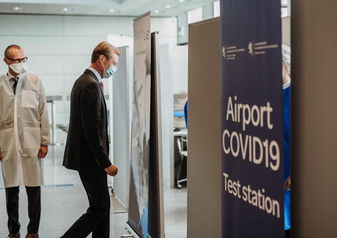 Le Grand-Duc a visité le centre de test COVID-19 - Lux-Airport