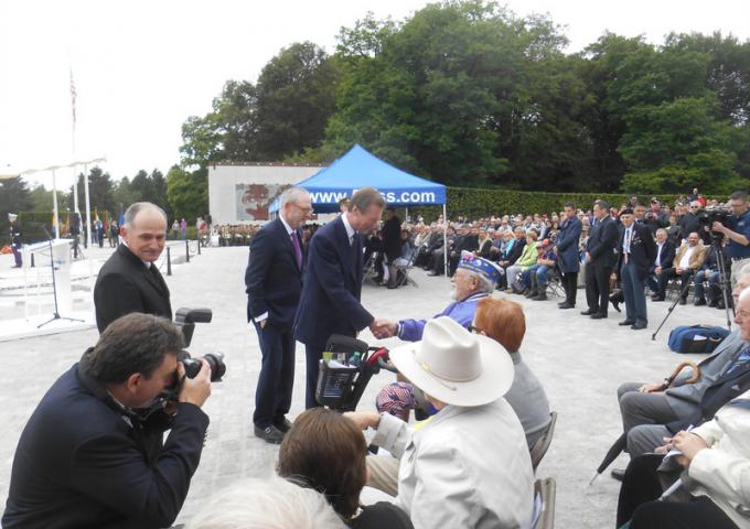 Cérémonie du "Memorial Day" au cimetière militaire américain