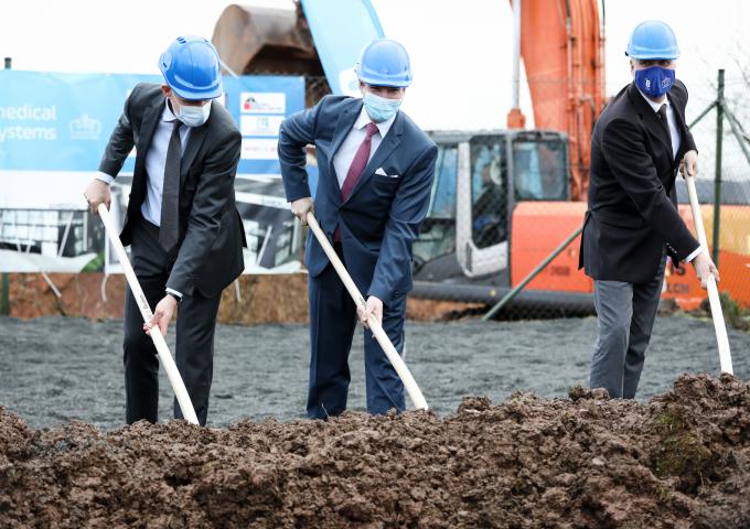 Premier coup de pelle pour l'extension de l'usine B Medical Systems