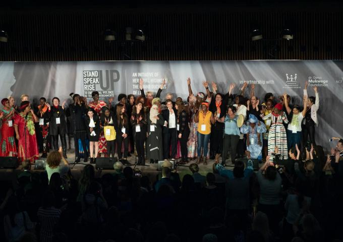 Survivantes au forum Stand Speak Rise Up!
