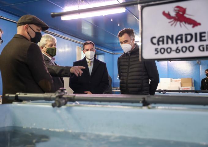 Le Grand-Duc héritier en visite chez le grossiste alimentaire "La Provençale"