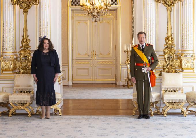 Son Excellence Madame Fleur Louise THOMAS, ambassadeur extraordinaire et plénipotentiaire du Royaume-Uni de Grande-Bretagne et d’Irlande du Nord 