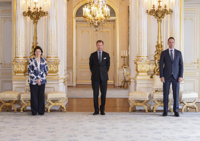 Le Grand-Duc est entouré de Agnès Durdu et Christophe Schiltz