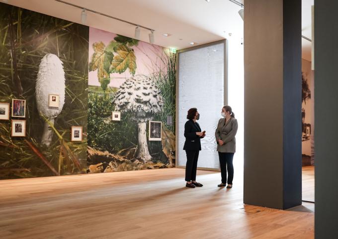 La Princesse Stéphanie visite l'exposition "Enfin seules"