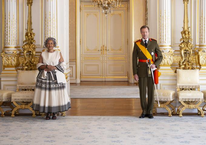 Le Grand-Duc et Son Excellence Madame Tokozile XASA, ambassadeur extraordinaire et plénipotentiaire de la République d’Afrique du Sud 