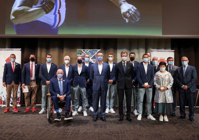 Photo de groupe lors de la cérémonie en l'honneur des athlètes de Tokyo 2020