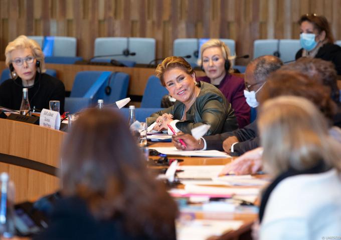 La Grande-Duchesse en pleine discussion durant la réunion