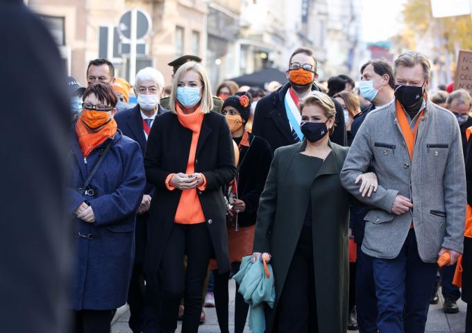 Vue sur le cortège de la marche de solidarité