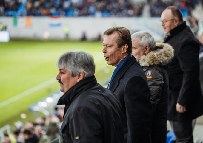 Le Grand-Duc et le président de la FLF réagissent à une action du match