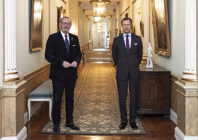 Photo souvenir du Grand-Duc avec M. Rik Daems