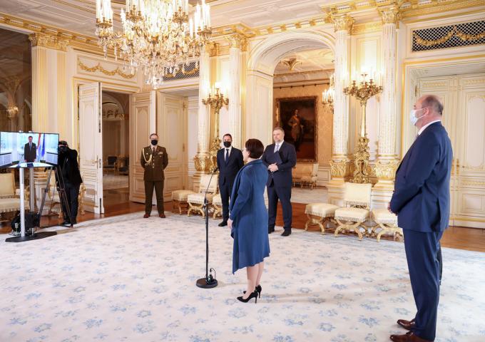 Madame Backes prête serment devant le Grand-Duc
