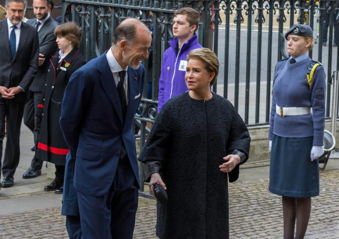 La Grande-Duchesse et le Prince Kyril de Bulgarie arrivent à l'Abbaye