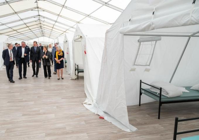 Le Couple grand-ducal lors de la visite d’une structure d’hébergement pour personnes fuyant la guerre en Ukraine