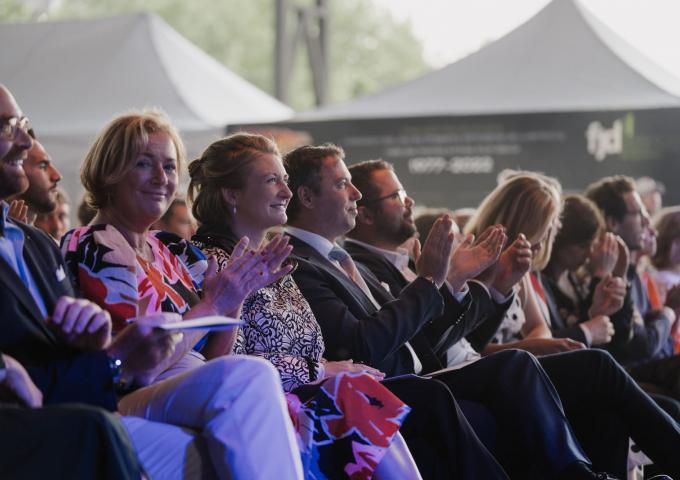 Leurs Altesses Royales assistent à la cérémonie