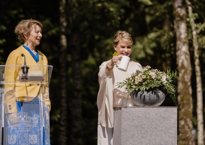 La Grande-Duchesse baptise la rose SSRU