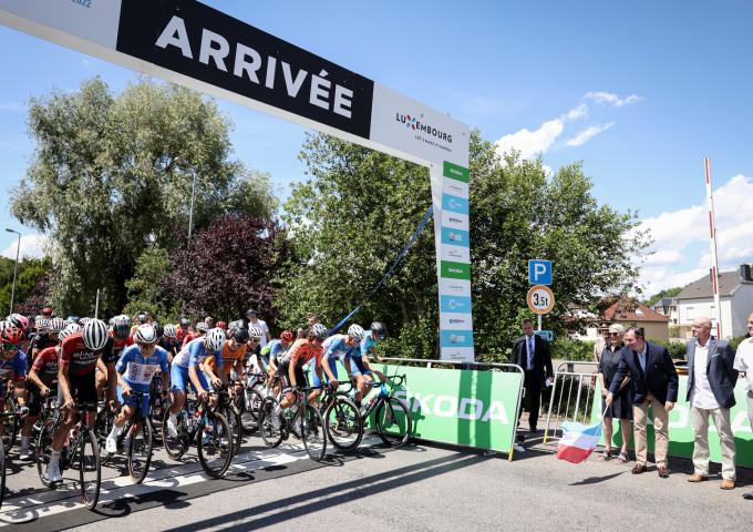 Le Prince Héritier donne le départ de la course