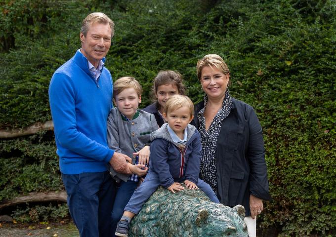 Photo de famille à l'entrée du parc