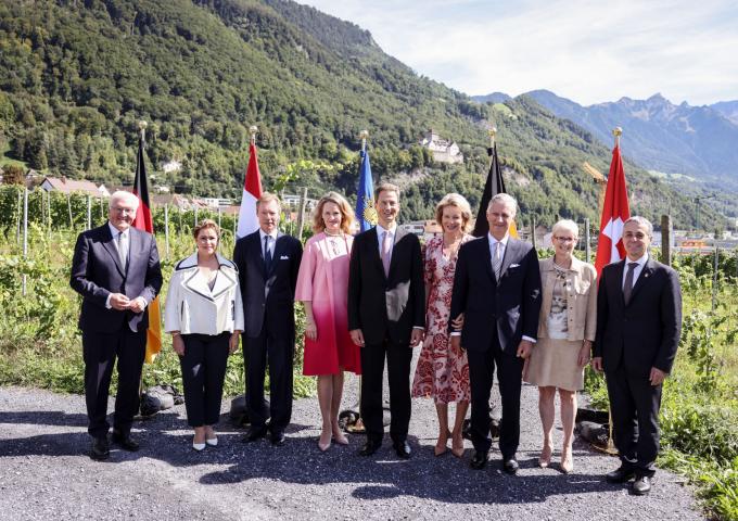 Les Chefs d'État et leurs conjoints au domaine viticole du Prince du Liechtenstein