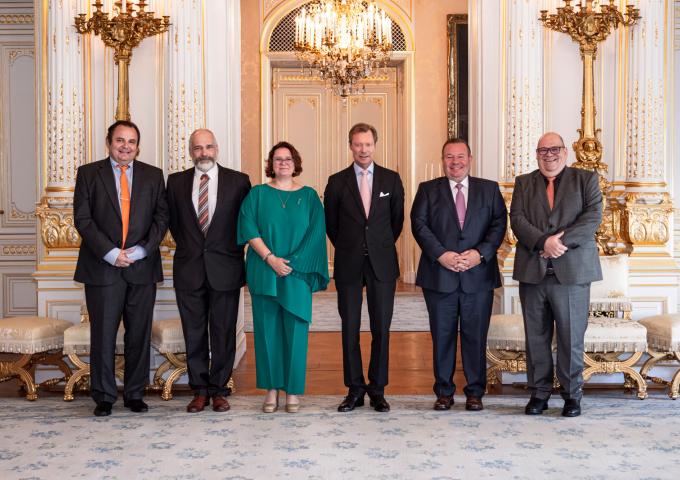 Le Grand-Duc entouré de représentants du syndicat SYPROLUX