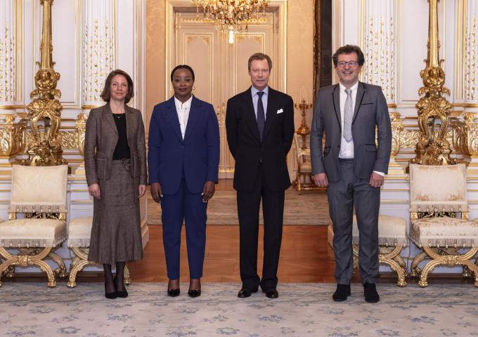 Photo souvenir de la délégation dans la salle des fêtes