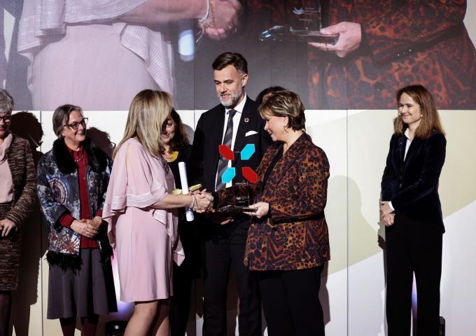 La Grande-Duchesse remet le prix de la microfinance