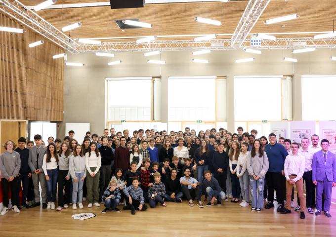 Photo de groupe suite à la visite au Lycée Vauban