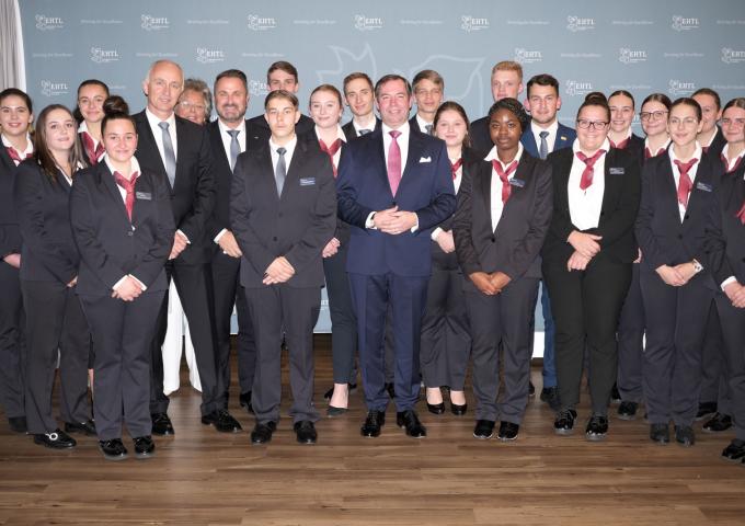 Photo de groupe avec des étudiants mobilisés à Dubai