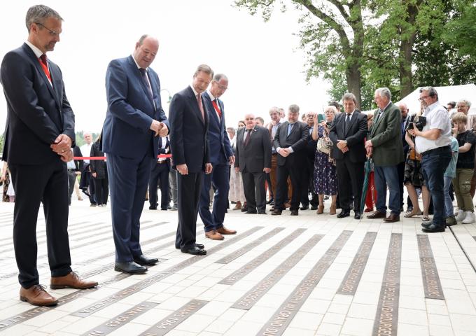 Inauguration de la Place Grand-Duc Jean et de la grange "Al Scheier" 