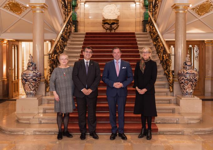 Audience de représentants de la « Miami University »