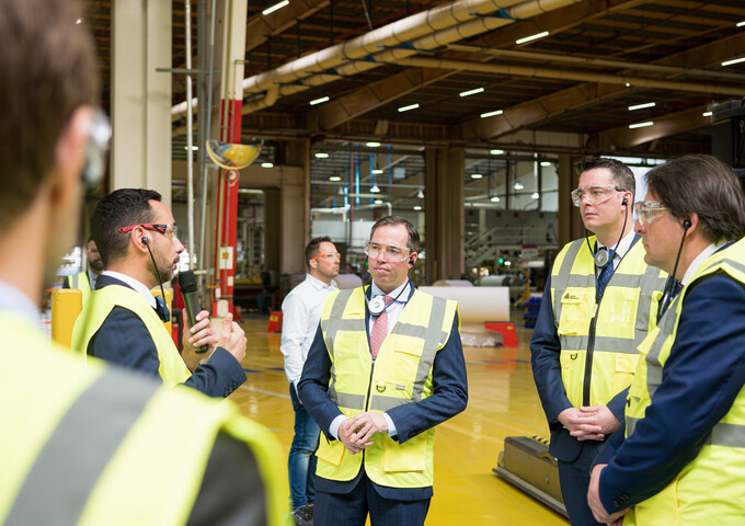 Visite de l'usine "Avery Dennison"