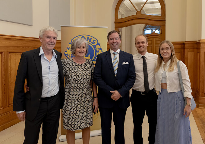 Remise du "Lions 2024" à Yannick Lieners et son asbl "Plooschter Projet"