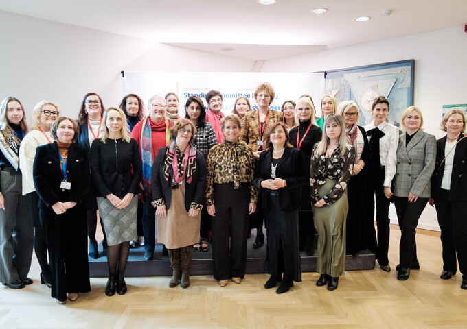 Petit-déjeuner de travail avec des femmes de la Commission permanente de l’APCE